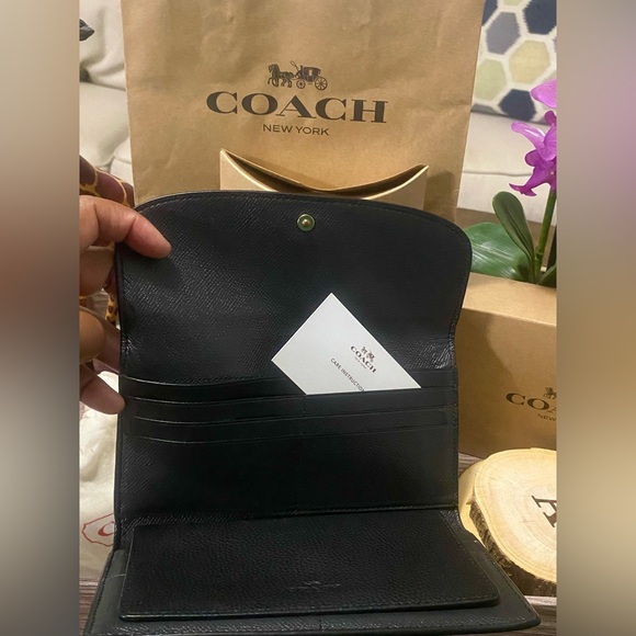 Coach Wallet and Check book •
3 fold Wallet • Carriage Logo - Picture 5 of 15